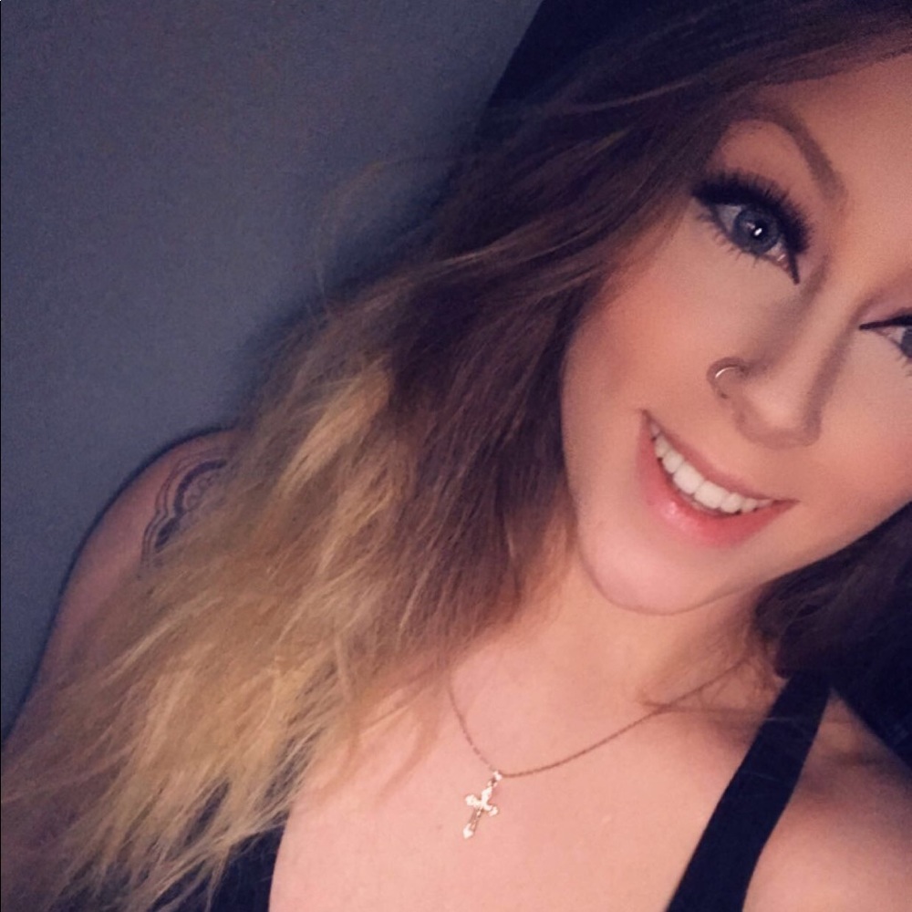 Meet your Posher, Desiree